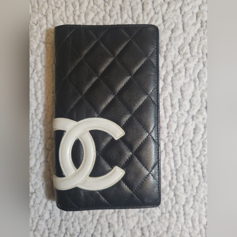 SOLD!!! Authentic Chanel Cambon Line Coco Mark Round Zipper Wallet Purse